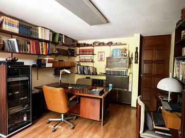 VENDO HERMOSA CASA CON 4 DEPARTAMENTOS POR LAS TRES MARIAS 