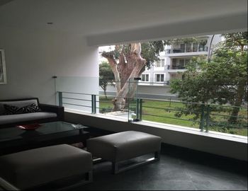 ALVAREZ CALDERON cuadra 4 (Código: 232-469-1)