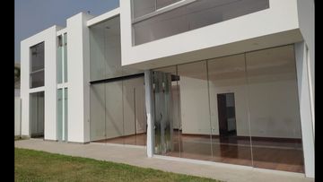 ESTRENO - CASA EN CONDOMINIO EN LA PLANICIE A.T: 479.73 M2 A.C: 382.94M2