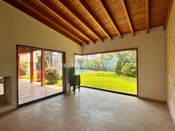 OCASIÓN! CASA REMODELADA EN ESQUINA - LA ESTANCIA
