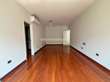 CASA INDEPENDIENTE, 4 DORMITORIOS, 2 ESTACIONAMIENTOS