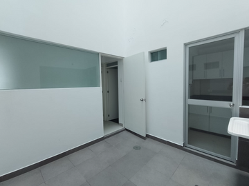 VENTA DE MODERNO DEPARTAMENTO EN PRIMER PISO FRENTE A PARQUE