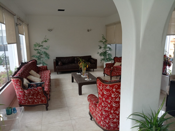 HERMOSA CASA EN LAS LAGUNAS - A PRECIO DE TERRENO 