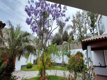 HERMOSA CASA EN VENTA - LA PLANICIE, LA MOLINA