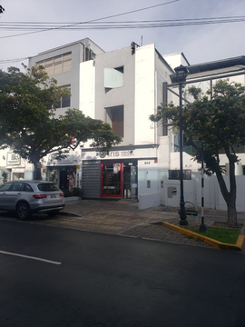 OPORTUNIDAD!!! LOCAL COMERCIAL EN ZONA EXCLUSIVA
