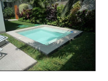 ACOGEDORA CASA EN CONDOMINIO EN VENTA CALLE 3 LA MOLINA 