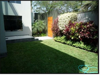 ACOGEDORA CASA EN CONDOMINIO EN VENTA CALLE 3 LA MOLINA 