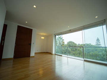 SE VENDE DUPLEX CON TERRAZA. FRENTE AL PARQUE LA CORUÑA, SUR