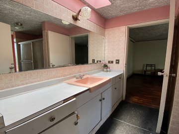 CASA FRENTE A PARQUE EN VENTA,  ZONA RESIDENCIAL DE SURCO