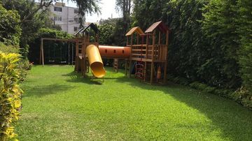 VENTA - ESPECTACULAR DUPLEX CON VISTA A CAMPO DE GOLF