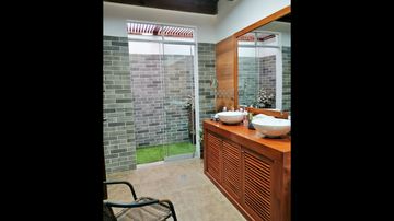 VENDO HERMOSA Y MODERNA CASA PACHACAMAC 500 M²