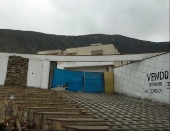 CASA COMO TERRENO en VENTA 