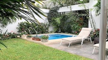 LINDA CASA EN MANUEL GONZALES DE LA ROSA CDRA. 1