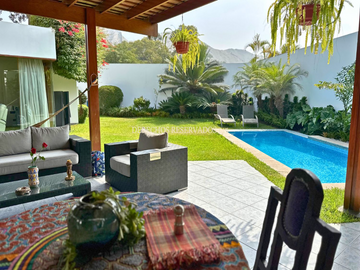 LINDA CASA DE 1,108 M²  EN UNA DE LAS ZONAS MÁS EXCLUSIVAS 