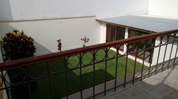 CASA SEMI REMODELADA CON MUY BUENA ILUMINACIÓN