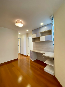 BONITO DEPARTAMENTO EN ZONA DE PARQUES. BUENA DISTRIBUCION