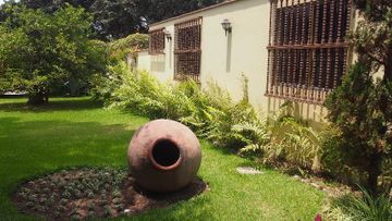 VENTA DE CASA COMO TERRENO EN LA MOLINA ( 609-111-1 LUCY)