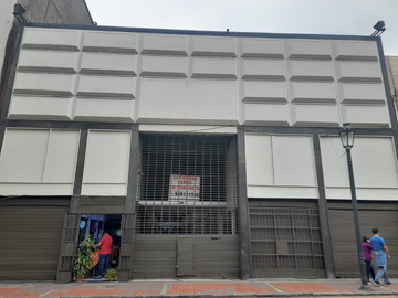 GALERIA COMERCIAL CERCA A LA PLAZA SAN MARTIN