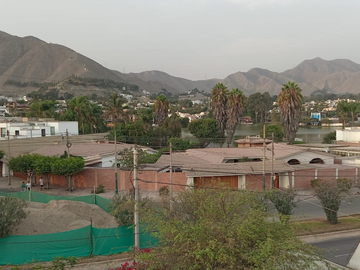 HERMOSA CASA EN LAS LAGUNAS - A PRECIO DE TERRENO 