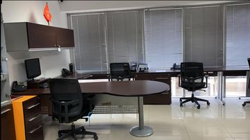 IMPECABLE OFICINA EN CHACARILLA SURCO IMPLEMENTADA