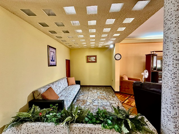 VENDO DEPARTAMENTO ESTILO CASA CON JARDÍN