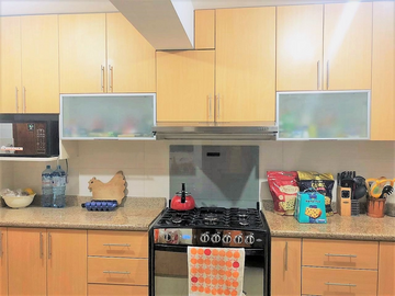 APROVECHE! AMPLIO DEPARTAMENTO CON ASCENSOR DIRECTO, BALCÓN 