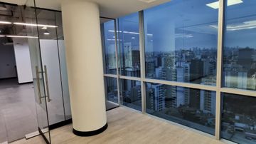 OFICINA IMPLEMENTADA  A.0. 136M2 EDIFICIO INTELIGENTE IMPECABLE