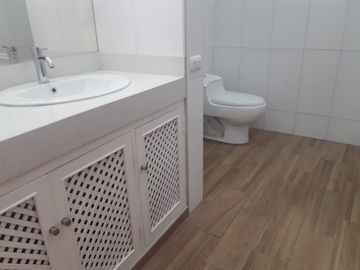 ALQUILO CASA DE 1000M2 URB. RESIDENCIAL MONTERRICO – LA MOLINA