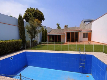 VENDO CASA DE UNA PLANTA EN SURCO 