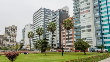 BONITA CASA EN BARRANCO