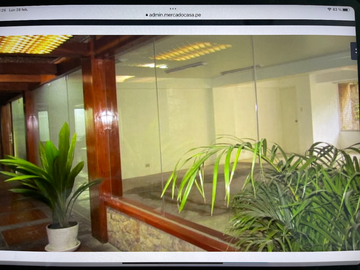   EXCELENTE OFICINA O LOCAL COMERCIAL, 260 M². PARA EMPRESAS Y OTROS EN EDIFICIO MODERNO CLÁSICO POR EL OLIVAR