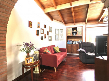 VENTA HERMOSA CASA EN SURCO (609-795-1 LUCY)