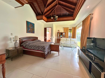 LINDA CASA DE 1,108 M²  EN UNA DE LAS ZONAS MÁS EXCLUSIVAS 