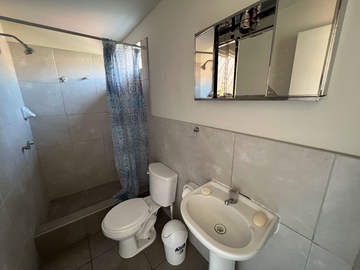 VENDO HERMOSA CASA CON 4 DEPARTAMENTOS POR LAS TRES MARIAS 