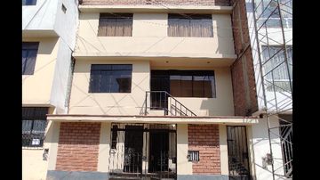 VIVIENDA MULTIFAMILIAR EN VENTA  URB. CÉNTRICA DE LOS OLIVOS