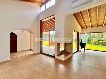 OCASIÓN! CASA REMODELADA EN ESQUINA - LA ESTANCIA