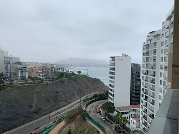 DEPARTAMENTO AMPLIO ILUMINADO CON VISTA AL MAR FINOS ACABADO