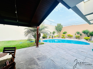 VENTA DE CASA DE LUJO EN SAN LA MOLINA 4 DORMITORIOS PISCINA