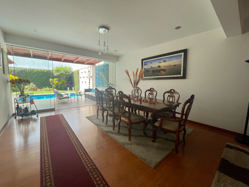 CONDOMINIO 2 PLANTAS - 4 DORMS C/U CON BAÑO - PISCINA