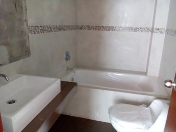 VENTA TRIPLEX VISTA INTERIOR CHACARILLA SAN BORJA $320 000
