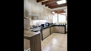 VENDO HERMOSA Y MODERNA CASA PACHACAMAC 500 M²