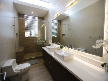 VENTA CASA EN LA PORTADA DE LA PLANICIE, LA MOLINA