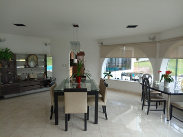 HERMOSA CASA EN LAS LAGUNAS - A PRECIO DE TERRENO 