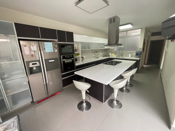 CASA - 6 DORM. - TERRAZA -LA MOLINA