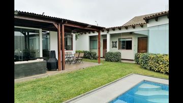 VENDO HERMOSA Y MODERNA CASA PACHACAMAC 500 M²