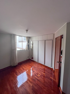 DEPARTAMENTO MUY BIEN UBICADO, CERCA A LA AVENIDA LA MOLINA 