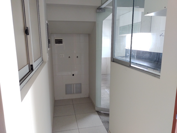 DUPLEX DE ESTRENO EN VENTA EN MIRAFLORES. 2 DORMITORIOS. 