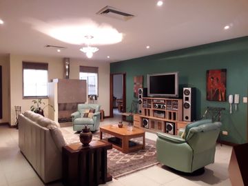 Exclusivo Dpto de Lujo en Venta, 4 Dorm amplios 750 m2