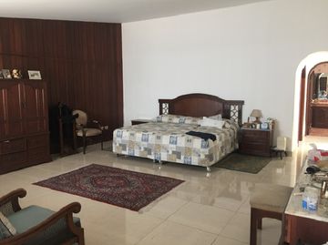 Linda y Amplia Casa con Parrilla