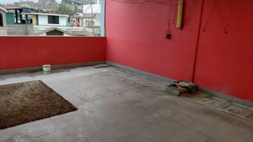 VENTA CASA EN SJM CERCA MALL DEL SUR 5 DORMITORIOS REMODELADA 1 COCHERA